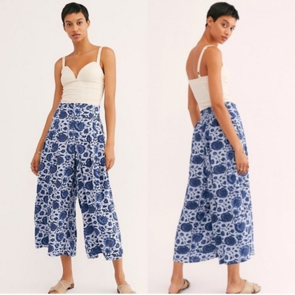 Free People Pants - Free People Lady Lady Blue Printed Wide Leg Cropped Smocked Pants Womens Size XS